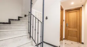 LB Vacation Rentals I Deluxe Studio w Balcony - 5mn Center I Casa d'Azur - Image 4