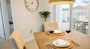 E&A SouthWest Miami Cozy 2BR Apartment with Private Parking - Image 5
