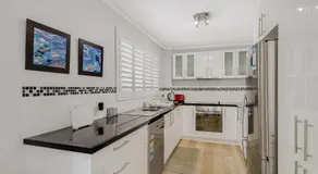 Kirra Beachside - Central Kirra! - Image 3
