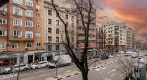 Madrid Embajadores II - Apartamento de 4 dormitorios con Balcón - Image 4