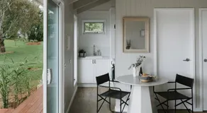 Mewburn Park Retreats - The Lakehouse - Image 3