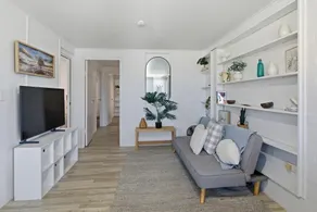 Coastal Escape with Courtyard and Parking - Image 5