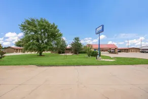 Americas Best Value Inn Woodward at 8th St - Image 3