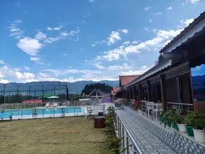 HQ Resort - Image 2
