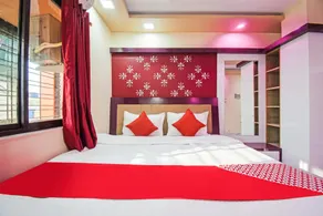 OYO 49604 Narayana Hotel - Image 4