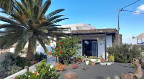 Apartamento con terraza y jardín - Image 2