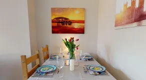 Contemporary 2 Bed Apartment With Private Garden - Image 2