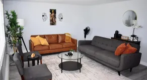 Spacious 5-Bedroom Family Home - Image 2