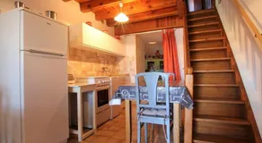 Gîte confortable en hameau calme près du Puy en Velay – 2 chambres, équipement bébé, terrain fermé - FR-1-582-141 - Image 3
