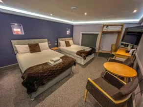 Fountain House - Image 5