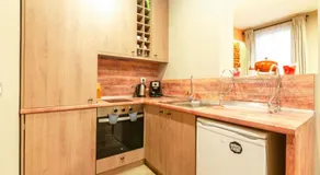 1 BR Wine Journey - Image 2