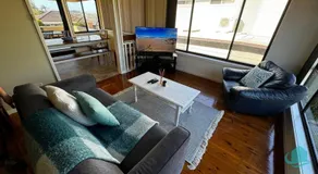 Rosies Family Spa Retreat - 300m to the sandy shores of Caves Beach - Image 2