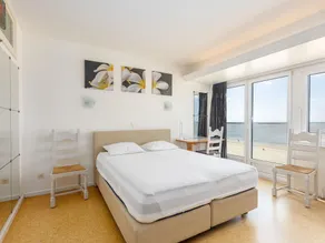 Apartment with sea view and shared pool - Image 2