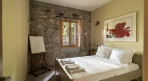 Boutique Stone Cottage - Image 2