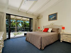 Le Court Villas - Image 2