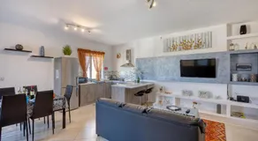 Charming 2 bedroom penthouse with sun terrace AAZZ1-1 - Image 3