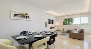 Private heatable infinity pool with sea views in La Mairena, Marbella - Image 3