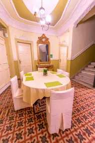 Metropolis Hotel - Image 5