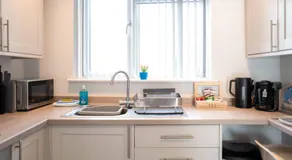 The Little Blue House by Sheppey Stays -Cosy 2BR Blue House - Near Docks with Parking & Garden - Ideal for Contractors & Families - Image 5
