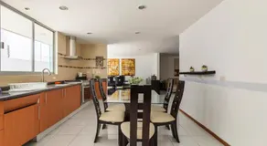 Casa Grande, Cómoda y con Seguridad - Excelente Ubicación - Image 4
