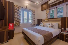OYO Hotel Golden Palms Near Versova Beach - Image 3