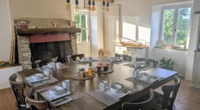 Saisonnée - Chambres d'Hôtes et Table d'Hôtes en Aveyron - Image 2