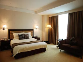 Cheerful Hotel - Image 3