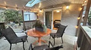 Toronto Luxury Suite with Free Parking, Near Airport - Image 5