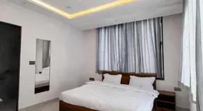 Karma Palace Hotel - Image 2