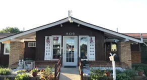 Spinning Wheel Motel - Image 4