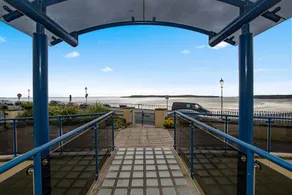 7 South Beach Court - Sea Front Apartment with Spectacular Sea Views - Image 5