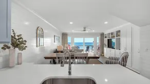 Seafarer, Gulf Front Condo, Right on the Beach - Image 2