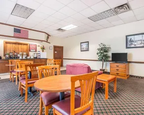 Econo Lodge Cullman South - Image 4