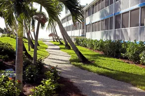 Sunset Beach Inn - Image 4