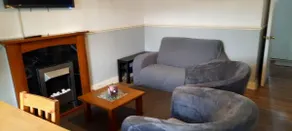 Classic 2 Bedroom Apartment close town Centre - Image 4