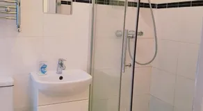 Nice One Bedroom Apartment in the City of London - Image 4