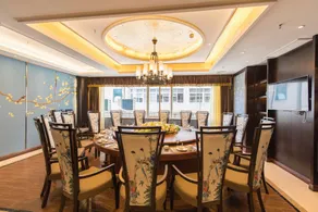 Qirui Holiday Hotel - Image 2