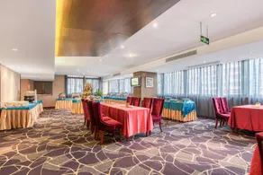 Rezen Kingtown Hotel Chongqing Xinpaifang - Image 3
