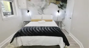 Darling Apartment in Capitol Hill - TWO min to Metro - Image 2