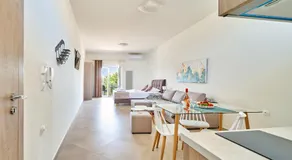 Bella & Adele Apartments - Image 2