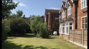 Grand Apartment in Historic Building with Free Parking - Image 5