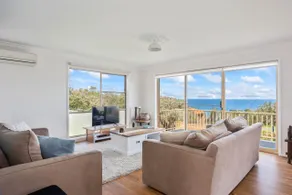 Rennies Beach Escape Carinya - Image 2