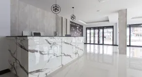 Well Timed Hotel - Image 4