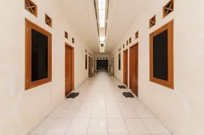 RedDoorz at Meruya Utara - Image 3
