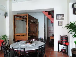 Red Inn Court - Image 2