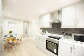 Laurel House - Image 5