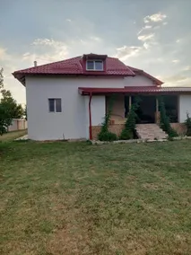 Cozy and modern house - Image 5