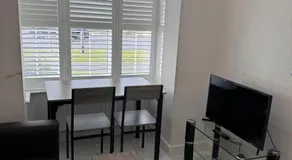 Luxury Getaway in Preston with 5 Bedrooms - Image 4