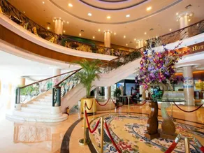 Golden Coast  Lawton Hotel - Image 2
