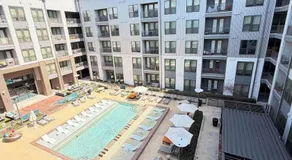 Luxury Downtown Houston Skyline Suite - Image 4